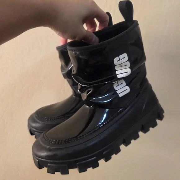UGG Kids Glossy Black Rain Boots - Picture 1 of 3